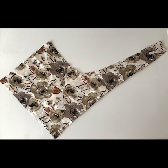 🍁Rare Style - All Season🍁Easy to Wear Scarf - Picture 3 of 8